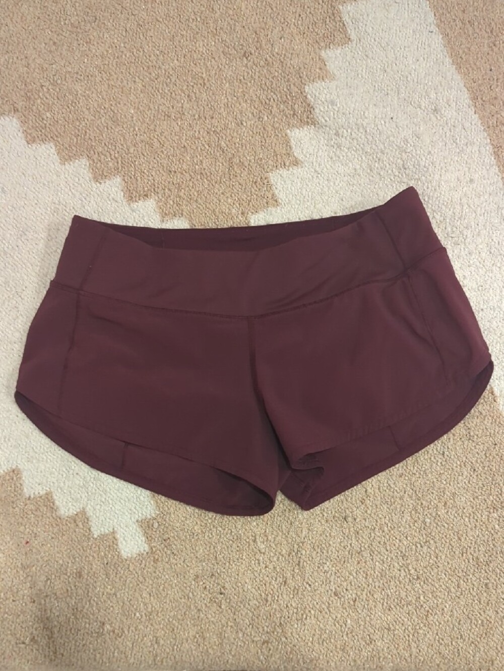 Lululemon 🍋 Speed Up Shorts 📐 6